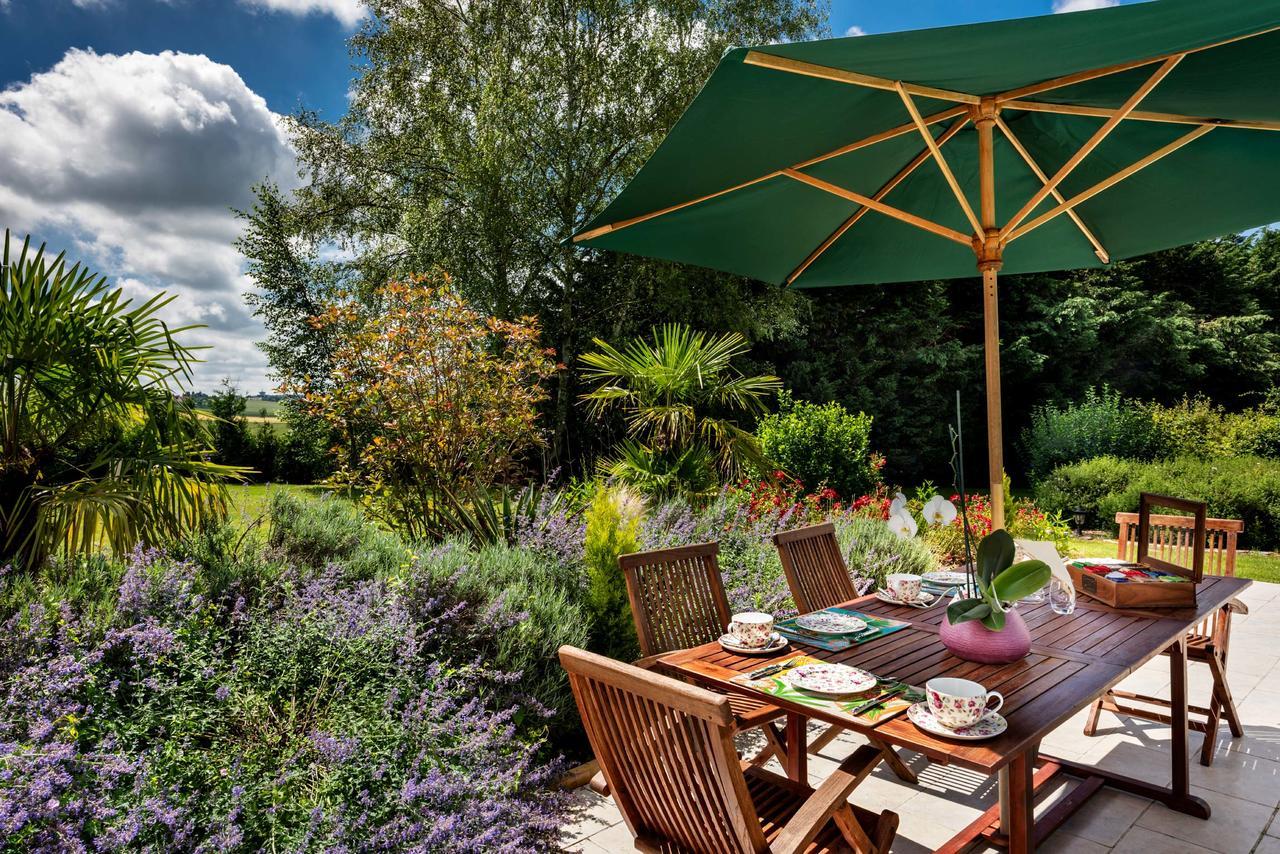 Domaine Du Bois Des Anges Bed & Breakfast Germigny-l'Eveque Exterior photo